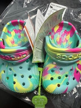 Brand new Crocs for kids, size C4 🌈